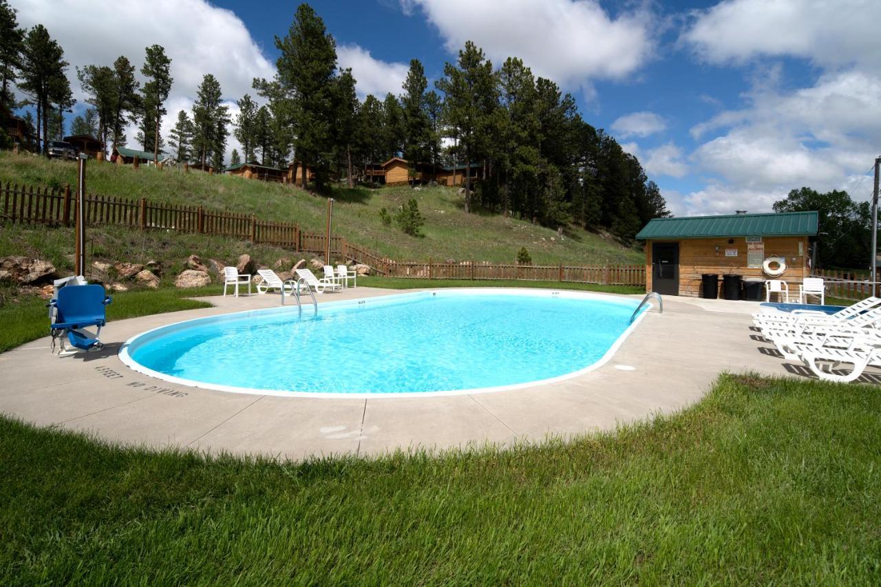 Rock Crest Lodge & Cabins Къстър Екстериор снимка
