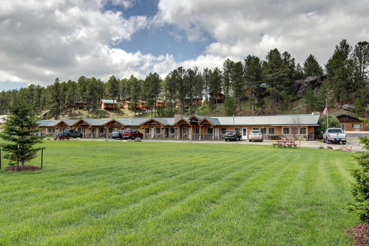 Rock Crest Lodge & Cabins Къстър Екстериор снимка