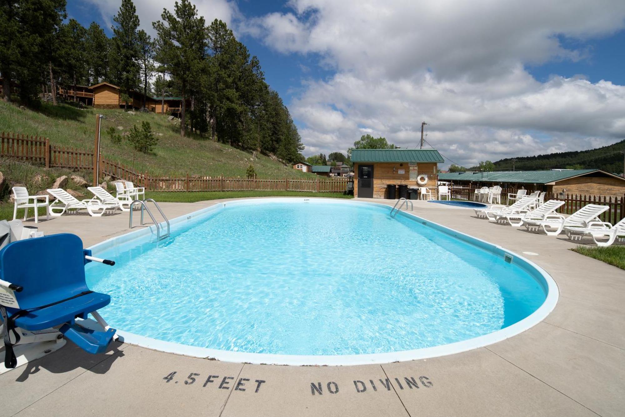 Rock Crest Lodge & Cabins Къстър Екстериор снимка