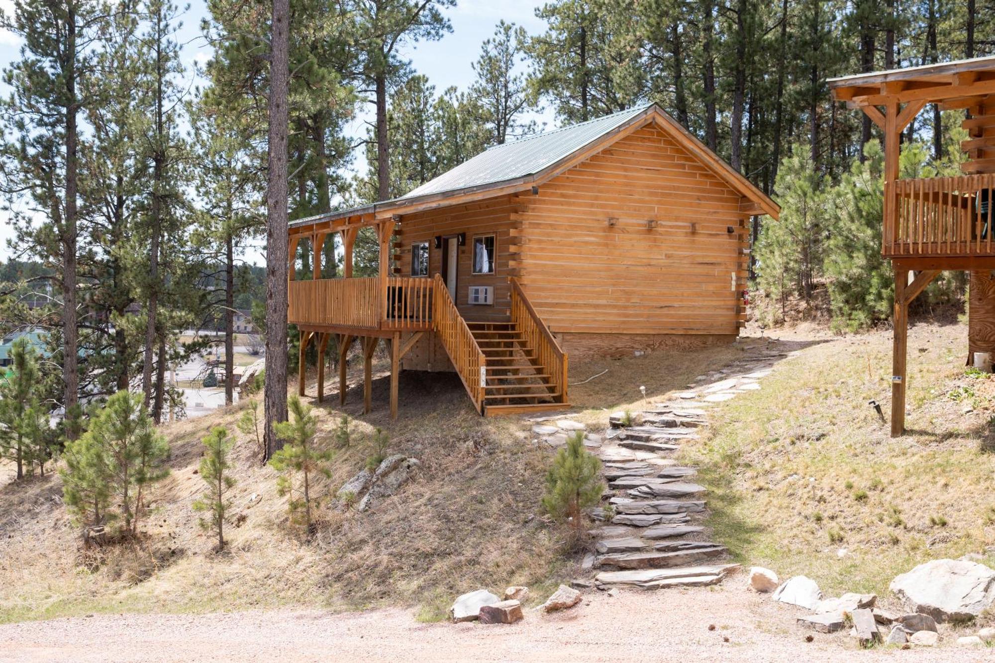 Rock Crest Lodge & Cabins Къстър Екстериор снимка