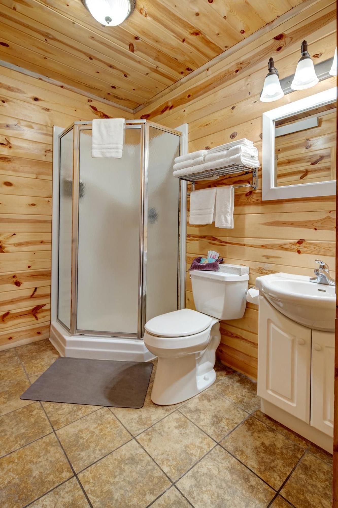 Rock Crest Lodge & Cabins Къстър Екстериор снимка