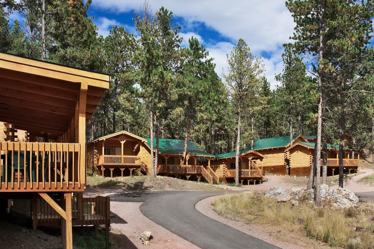 Rock Crest Lodge & Cabins Къстър Екстериор снимка
