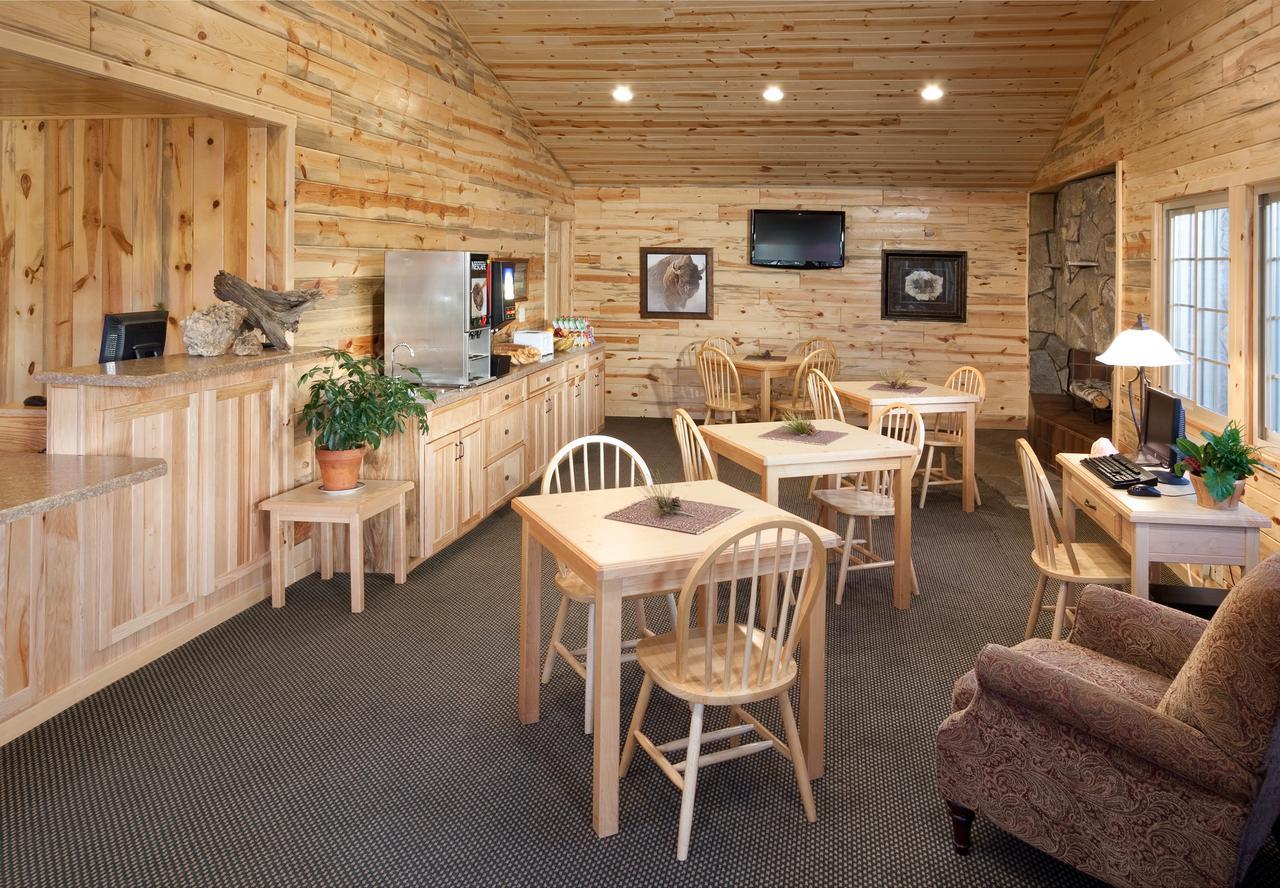 Rock Crest Lodge & Cabins Къстър Екстериор снимка