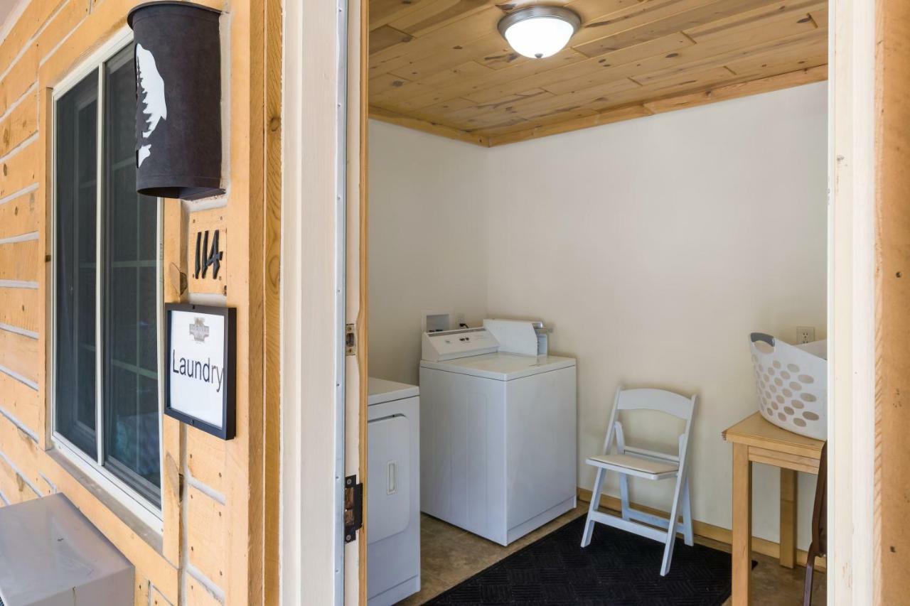 Rock Crest Lodge & Cabins Къстър Екстериор снимка