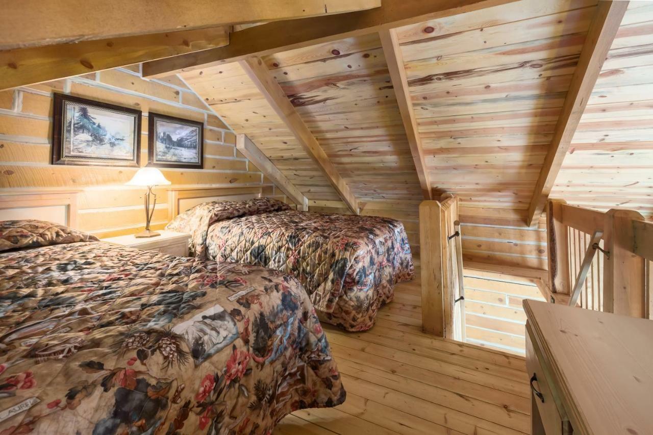 Rock Crest Lodge & Cabins Къстър Екстериор снимка